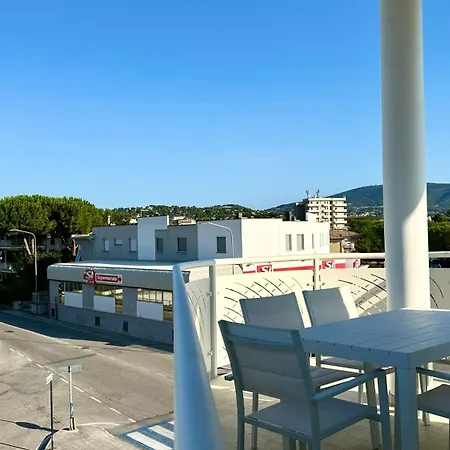 M412 - Marcelli, Trilocale Con Terrazzo E Posto Auto Apartament *